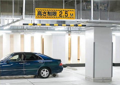 鉄製駐車場用表示板 設置例4